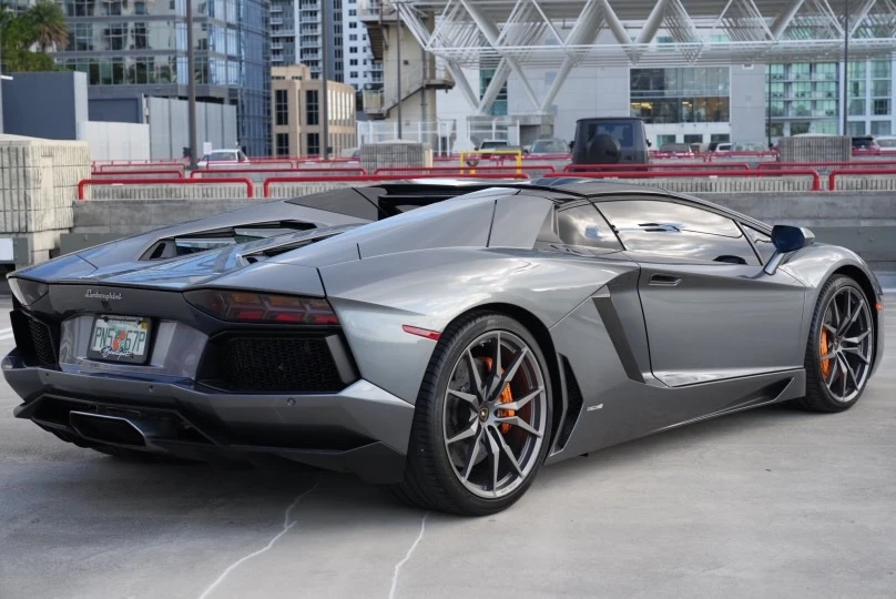 2015 Lamborghini Aventador LP700-4 - Image 15 of 20