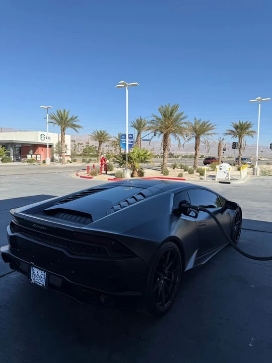 2015 Lamborghini Huracan LP610-4 - Image 2 of 11