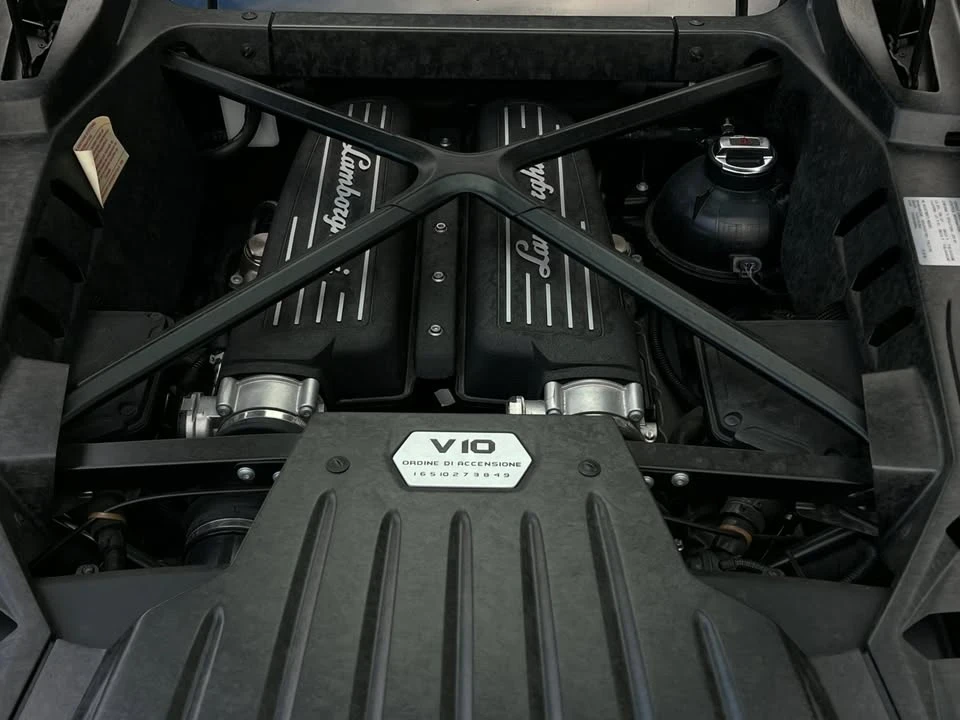 2015 Lamborghini Huracan LP610-4 - Image 11 of 19