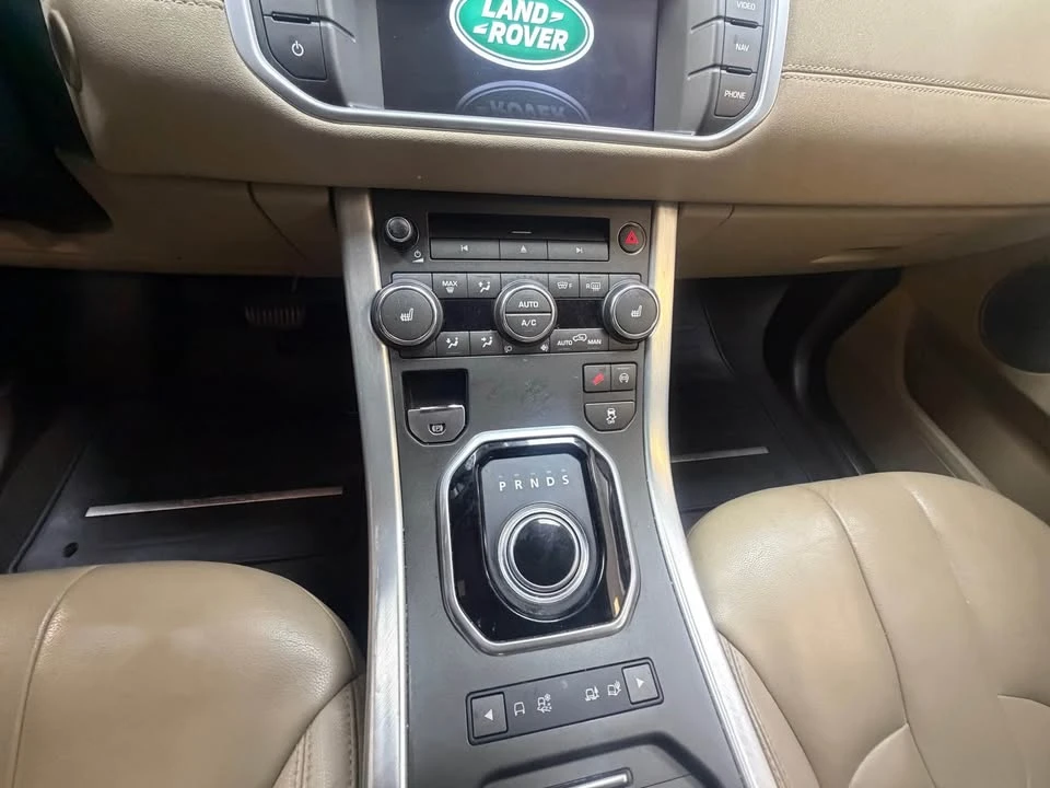 2015 Land Rover Range Rover - Image 12 of 17