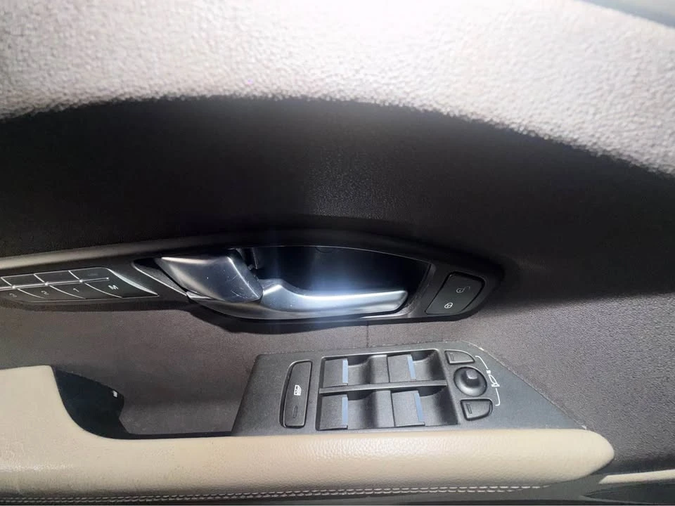 2015 Land Rover Range Rover - Image 15 of 17