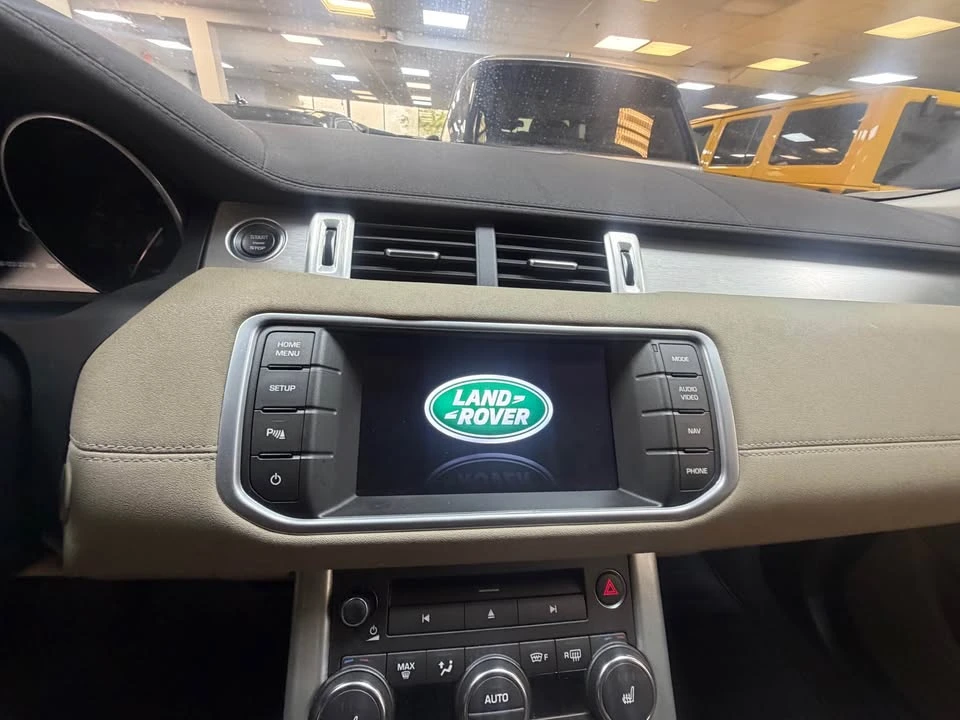 2015 Land Rover Range Rover - Image 11 of 17