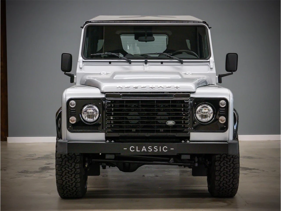 2015 Land Rover Defender - Image 2 of 31