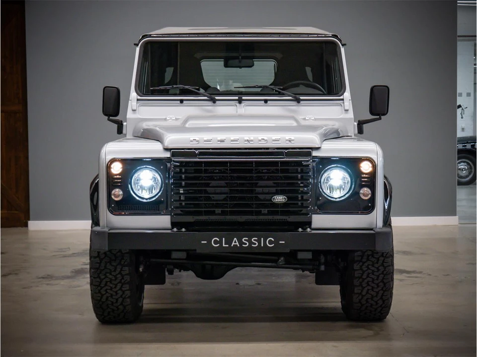 2015 Land Rover Defender - Image 3 of 31