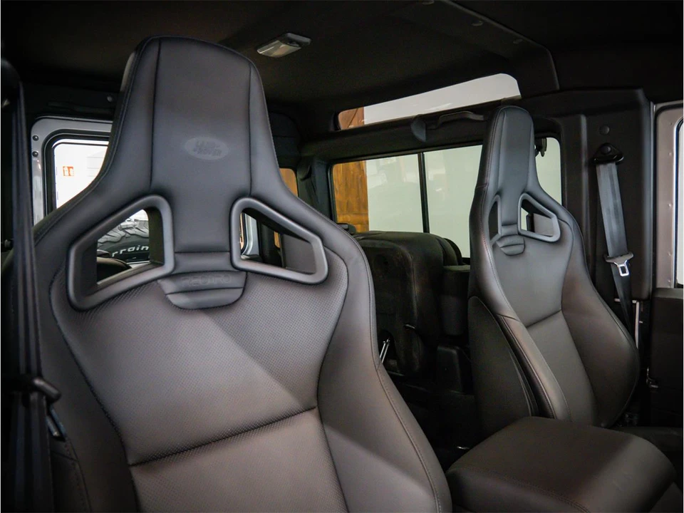 2015 Land Rover Defender - Image 23 of 31