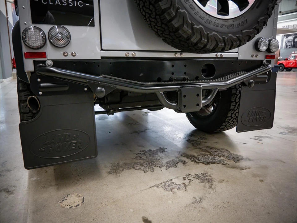2015 Land Rover Defender - Image 26 of 31
