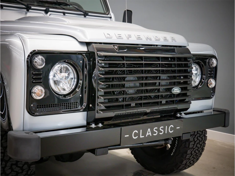2015 Land Rover Defender - Image 28 of 31