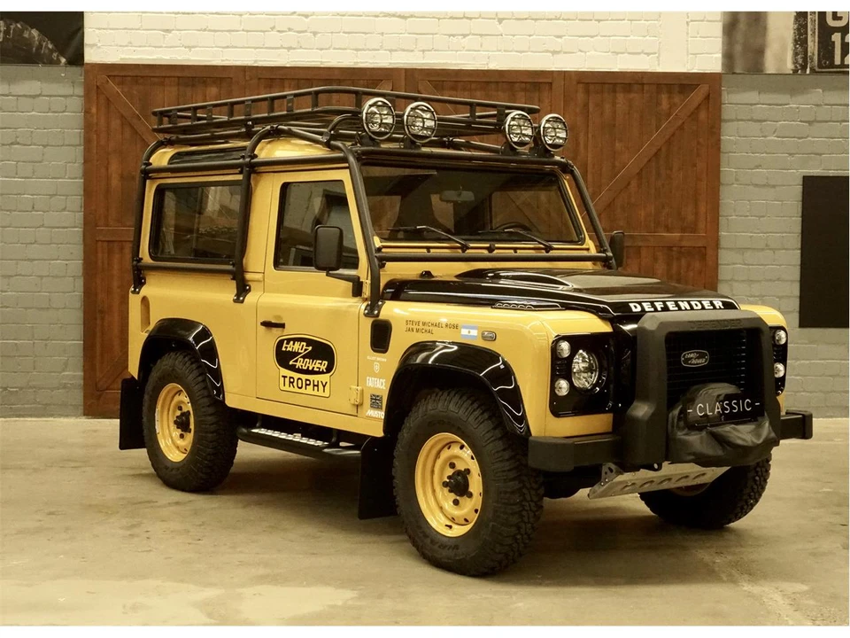 2015 Land Rover Defender - Image 4 of 29