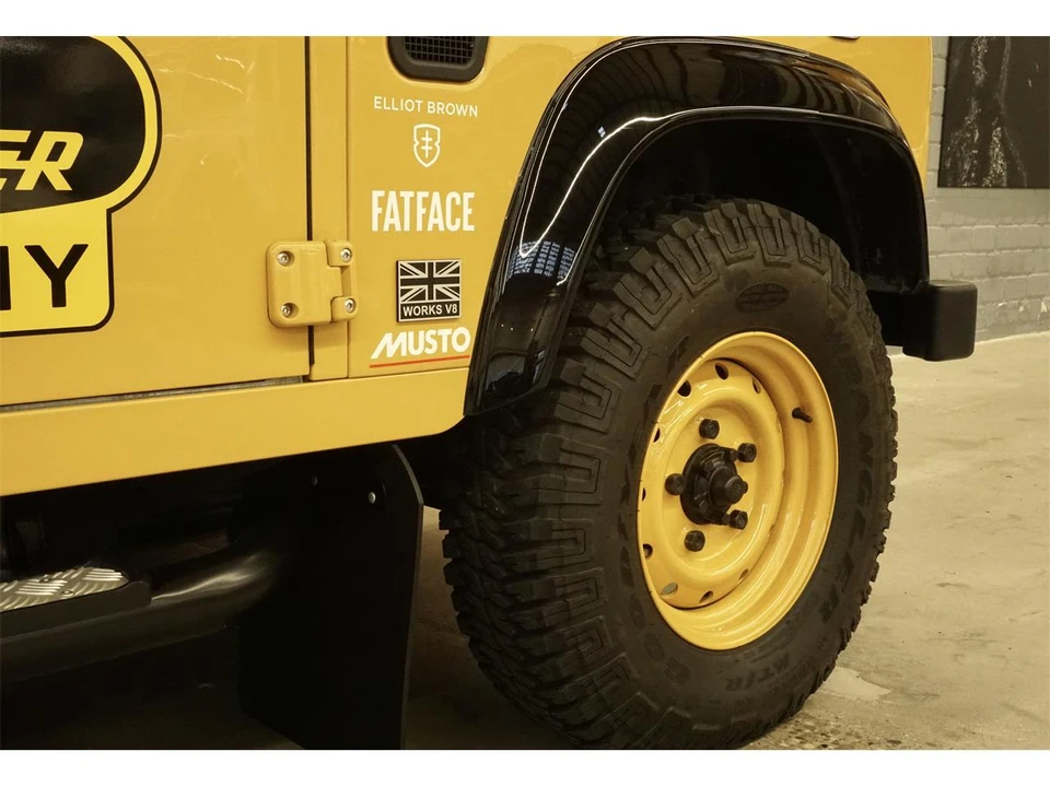 2015 Land Rover Defender - Image 11 of 29