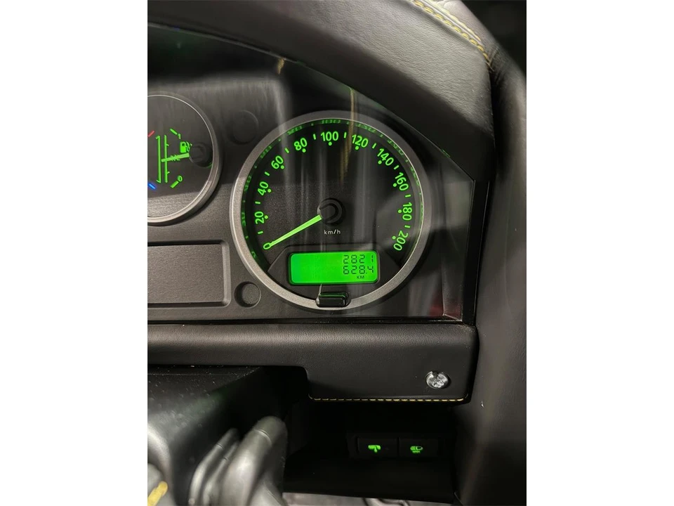 2015 Land Rover Defender - Image 18 of 29
