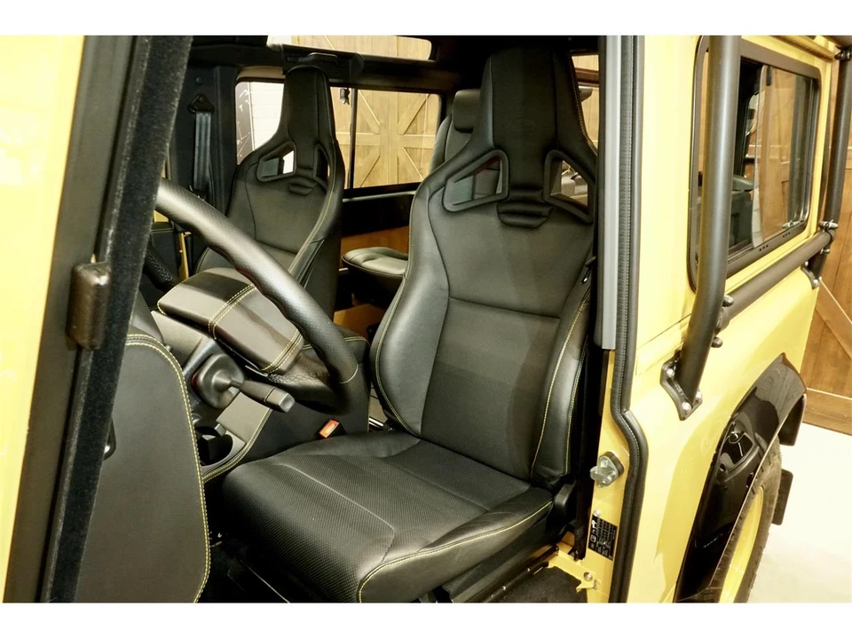 2015 Land Rover Defender - Image 20 of 29