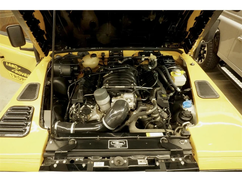 2015 Land Rover Defender - Image 26 of 29