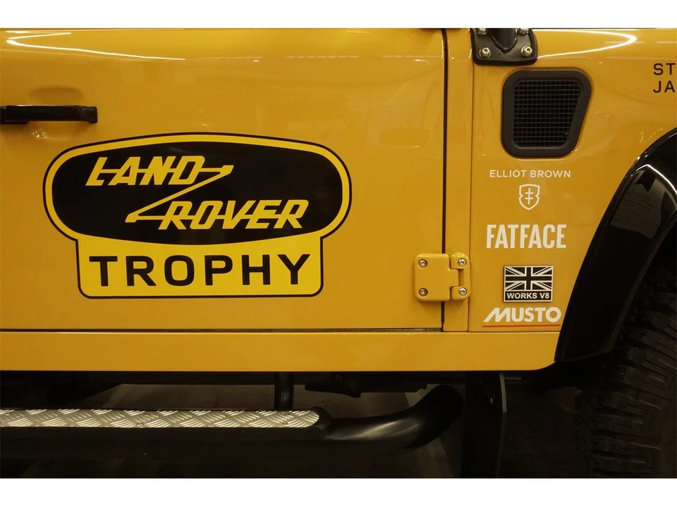 2015 Land Rover Defender - Image 28 of 29