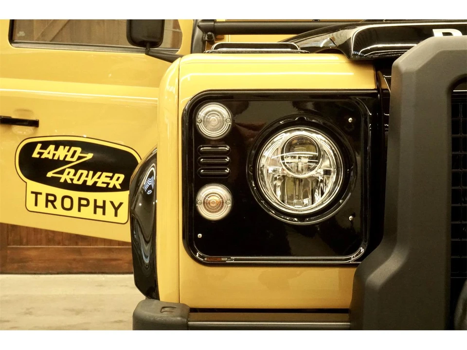 2015 Land Rover Defender - Image 29 of 29