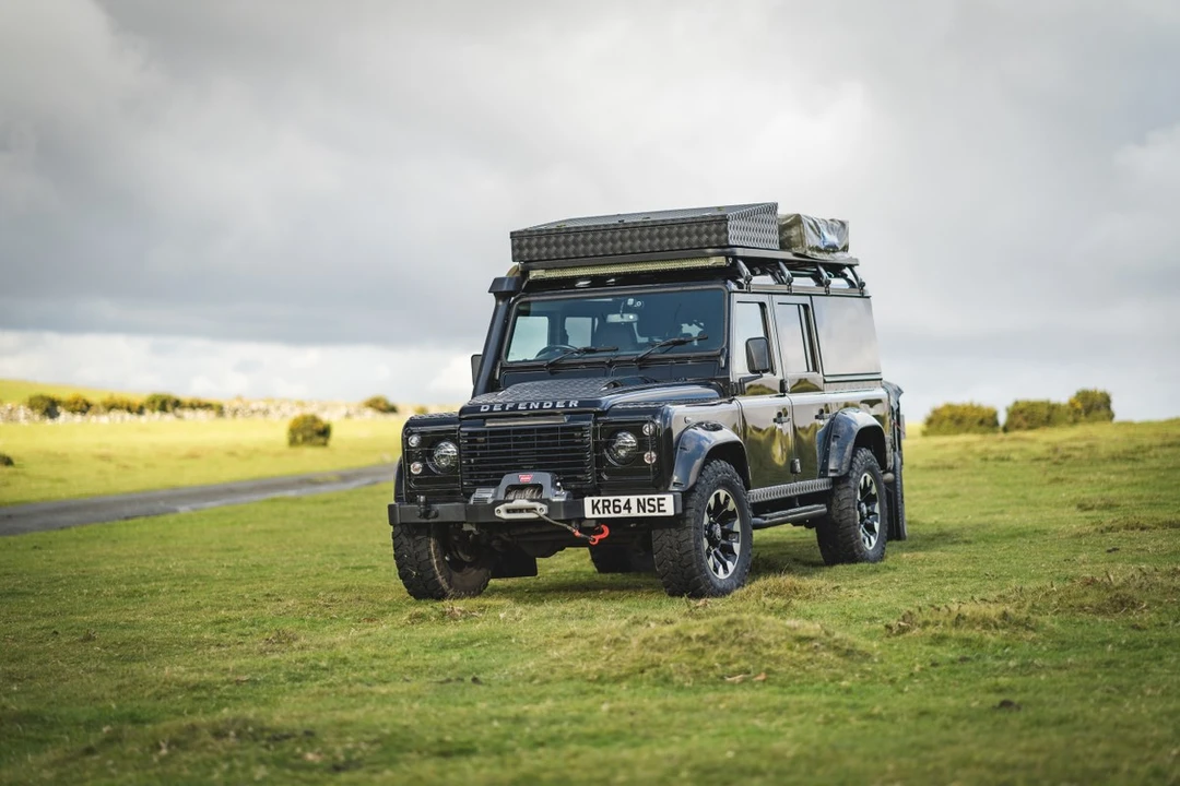 2015 Land Rover Defender 110 - Image 6 of 30