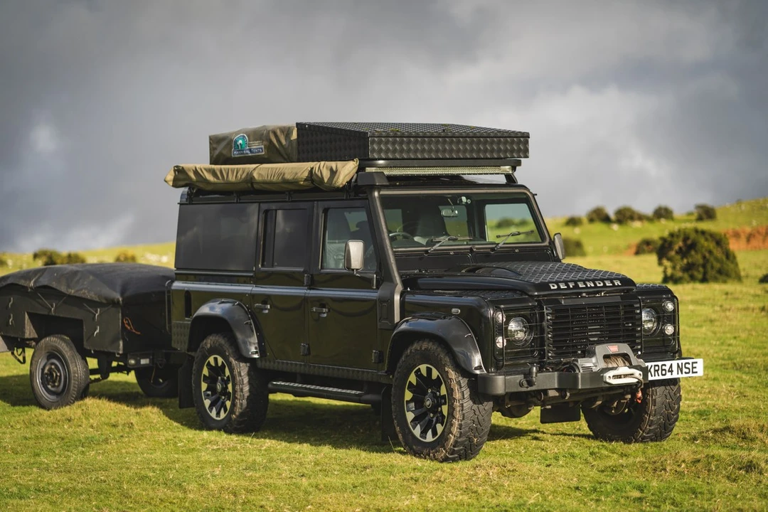 2015 Land Rover Defender 110 - Image 15 of 30