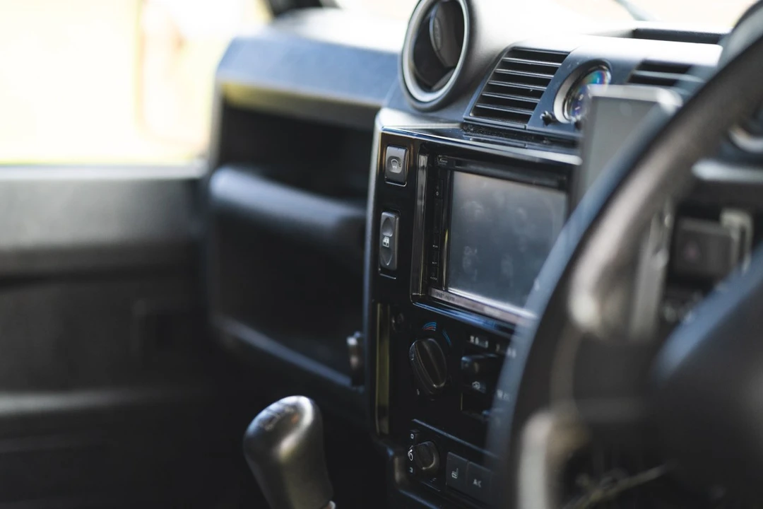 2015 Land Rover Defender 110 - Image 24 of 30