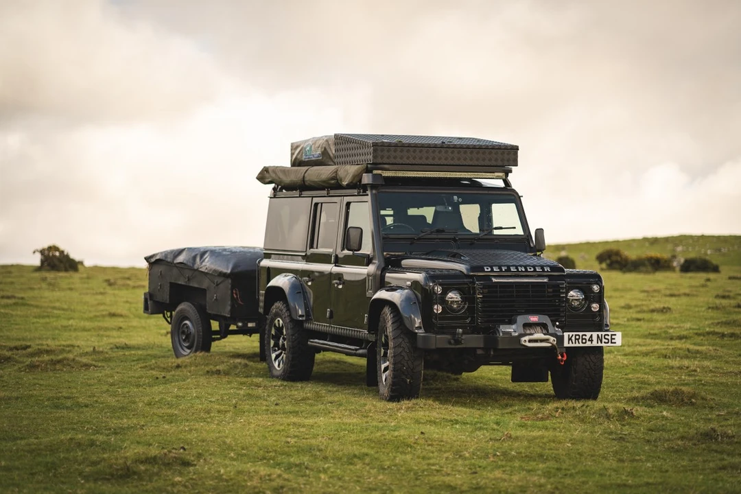 2015 Land Rover Defender 110 - Image 5 of 30