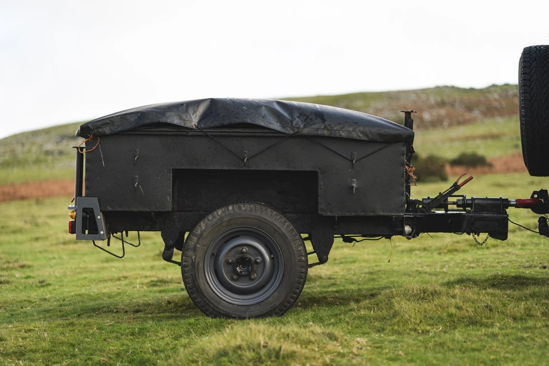 2015 Land Rover Defender 110 - Image 13 of 30
