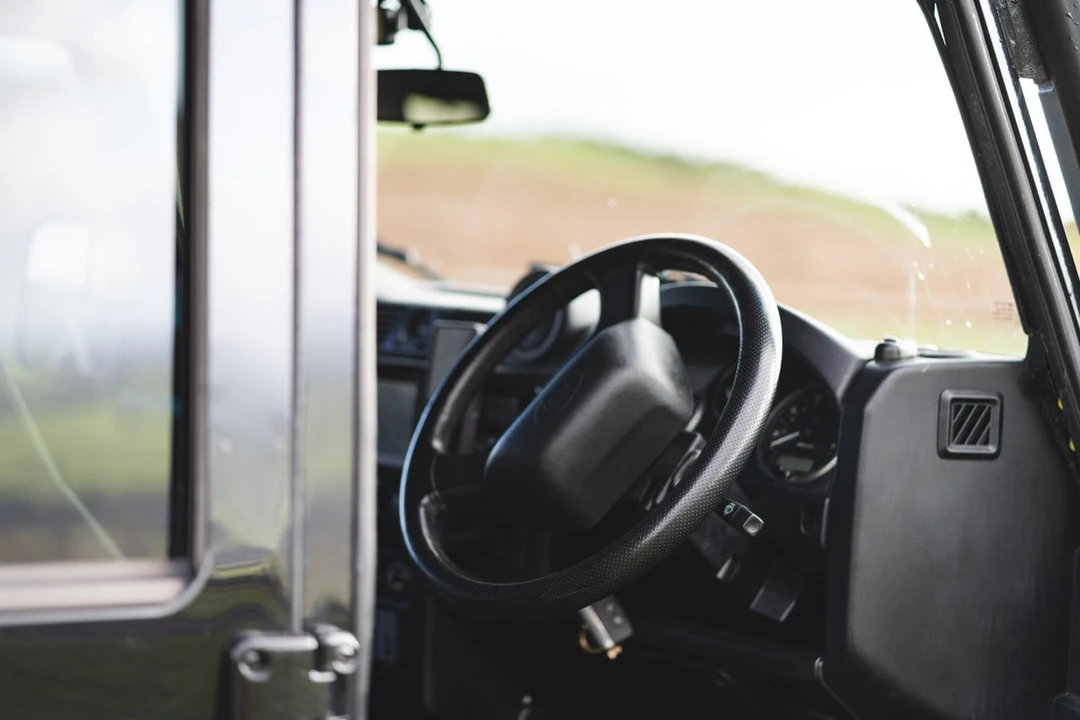 2015 Land Rover Defender 110 - Image 22 of 30