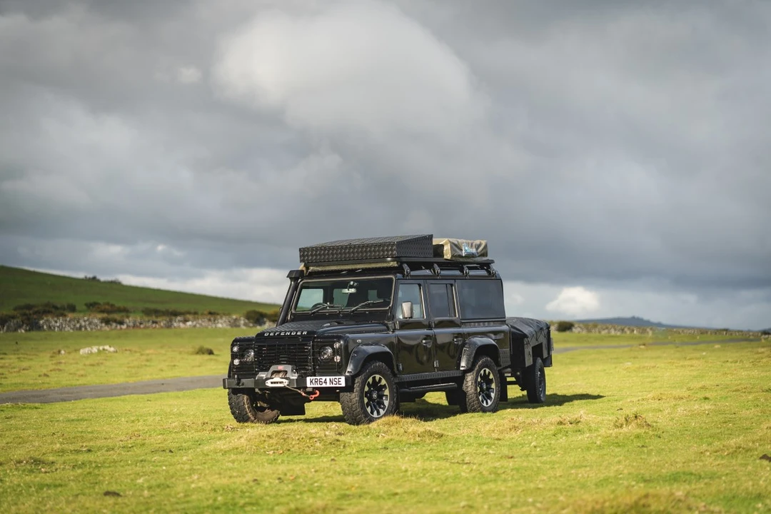 2015 Land Rover Defender 110 - Image 7 of 30