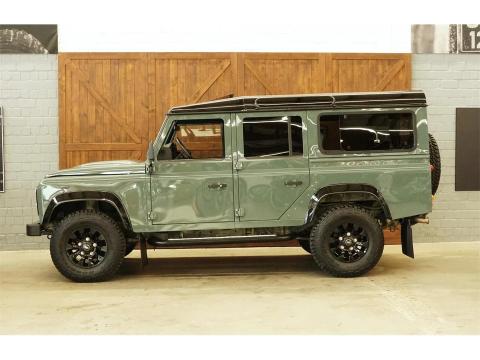 2015 Land Rover Defender 110 - Image 4 of 19
