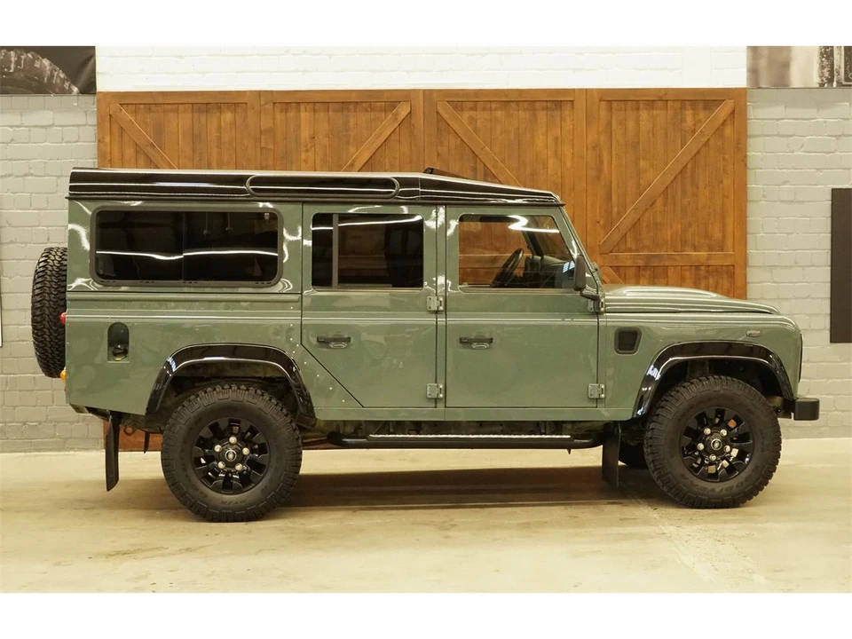 2015 Land Rover Defender 110 - Image 7 of 19