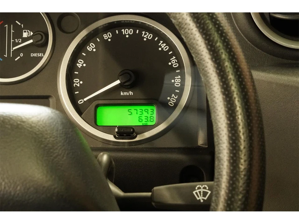 2015 Land Rover Defender 110 - Image 14 of 19