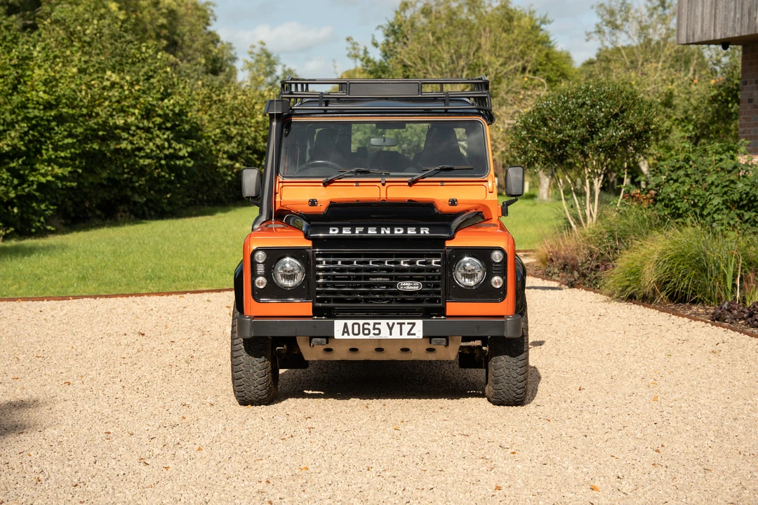 2015 Land Rover Defender 110 - Image 11 of 31