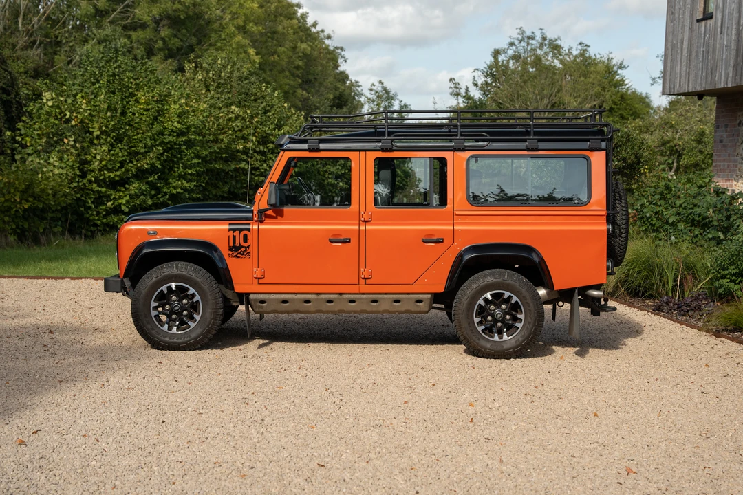 2015 Land Rover Defender 110 - Image 13 of 31