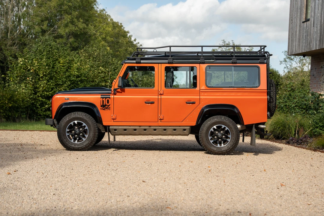 2015 Land Rover Defender 110 - Image 5 of 31