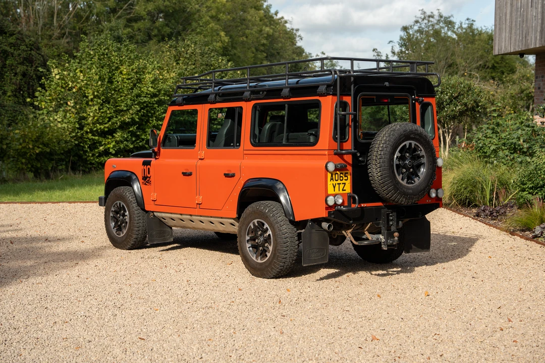 2015 Land Rover Defender 110 - Image 6 of 31