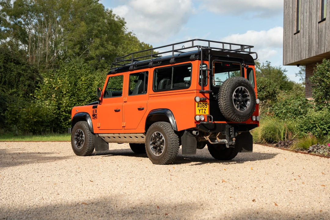 2015 Land Rover Defender 110 - Image 14 of 31