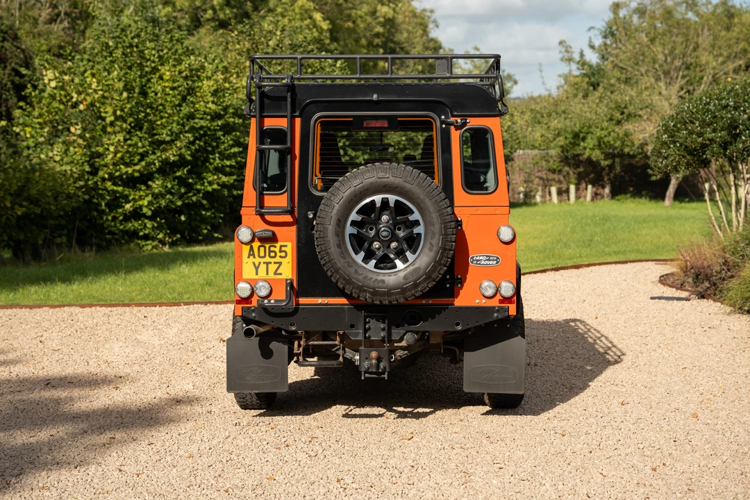 2015 Land Rover Defender 110 - Image 7 of 31