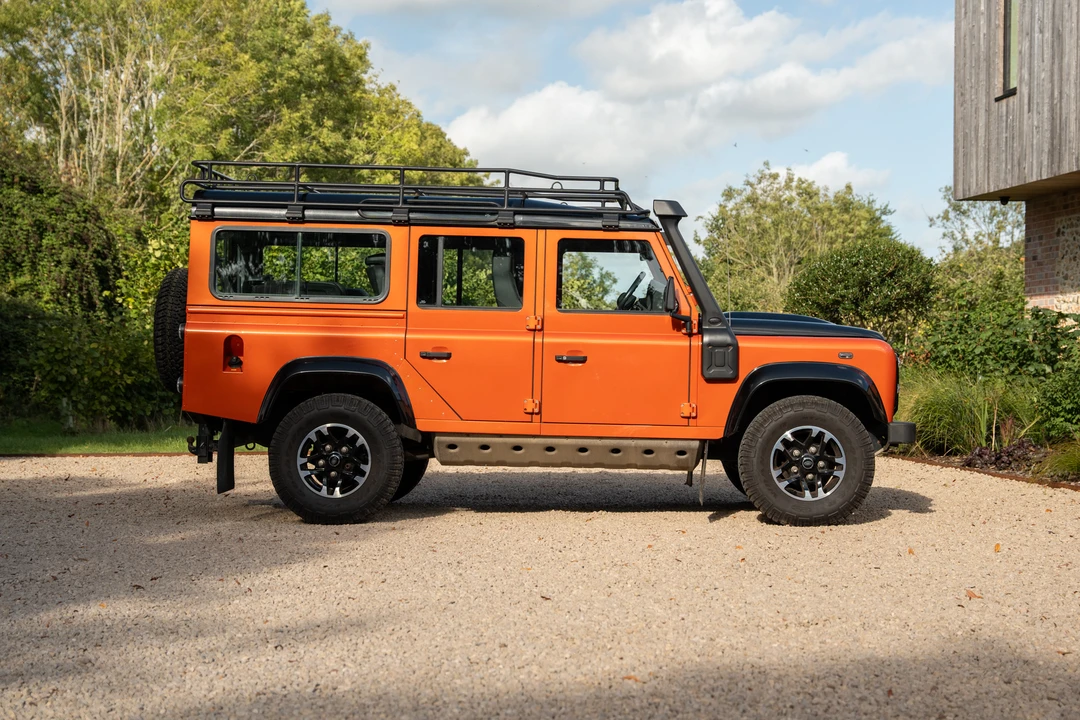2015 Land Rover Defender 110 - Image 9 of 31
