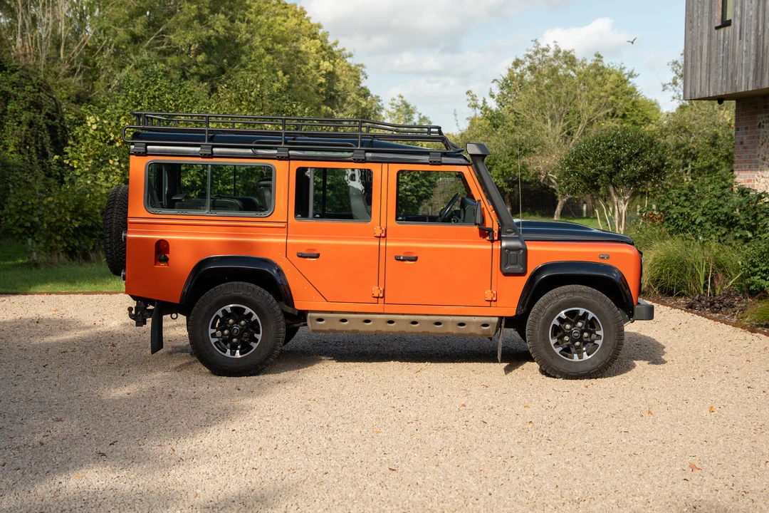 2015 Land Rover Defender 110 - Image 17 of 31