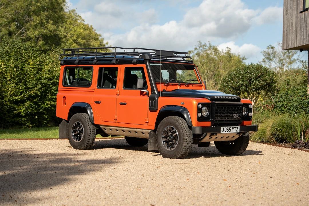 2015 Land Rover Defender 110 - Image 10 of 31