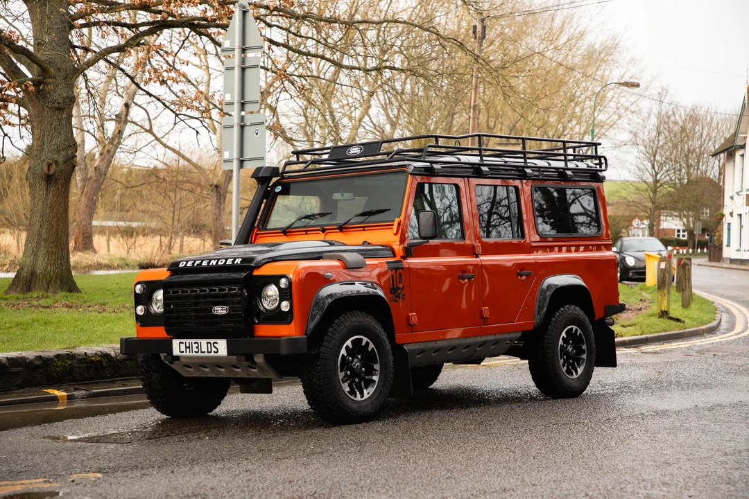 2016 Land Rover Defender 110 - Image 9 of 31