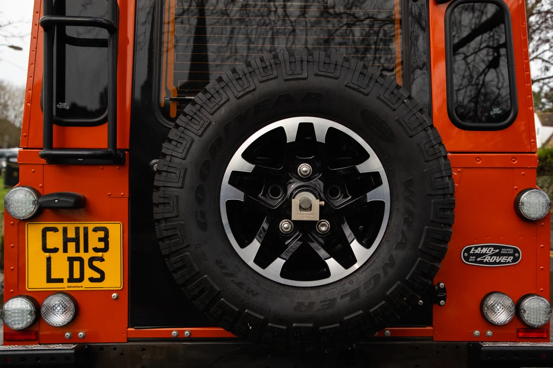 2016 Land Rover Defender 110 - Image 28 of 31