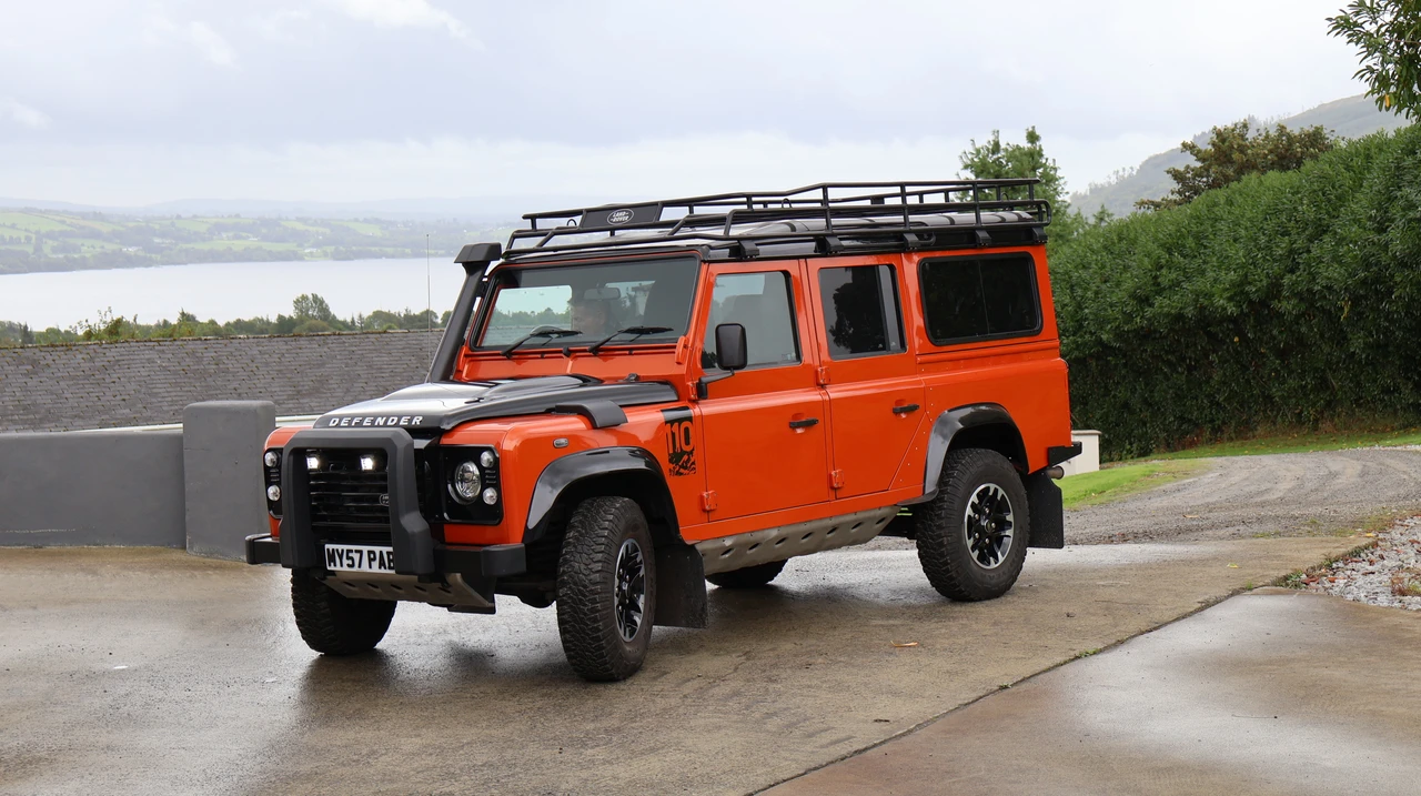 2015 Land Rover Defender 110 - Image 3 of 31