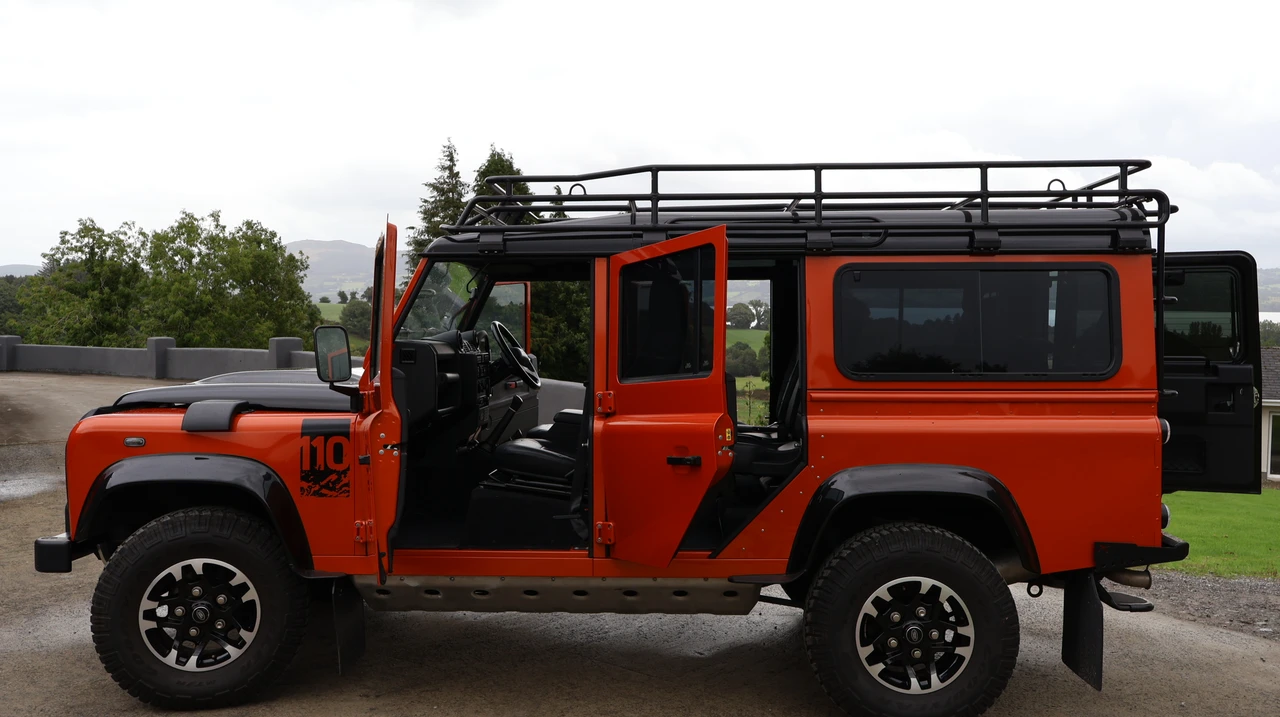 2015 Land Rover Defender 110 - Image 18 of 31