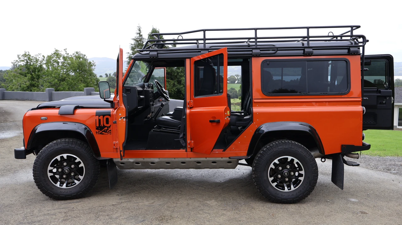 2015 Land Rover Defender 110 - Image 19 of 31