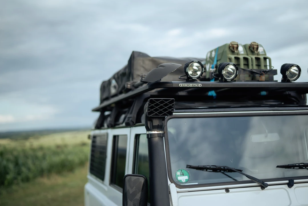 2015 Land Rover Defender 110 - Image 17 of 31