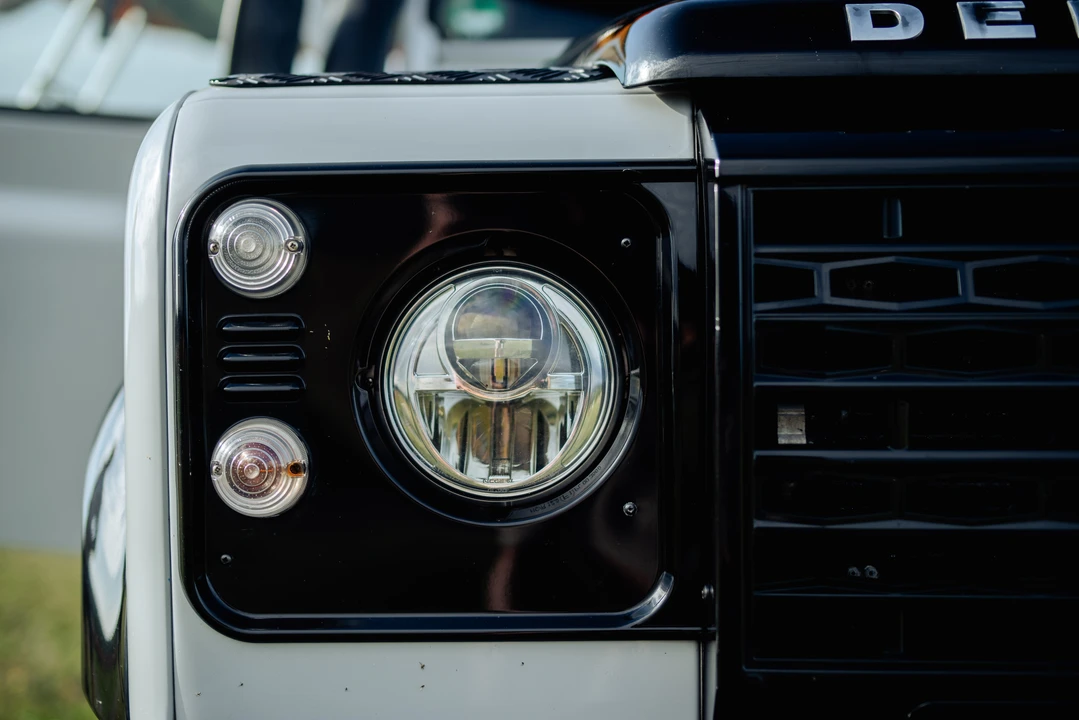 2015 Land Rover Defender 110 - Image 23 of 31