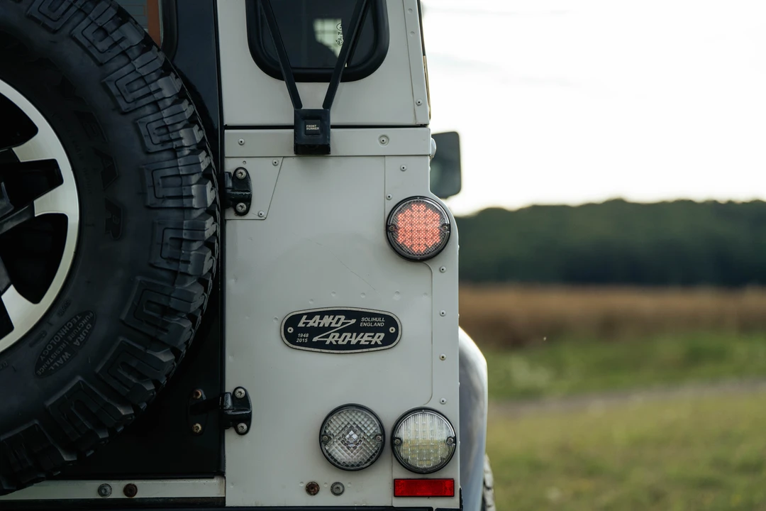 2015 Land Rover Defender 110 - Image 27 of 31
