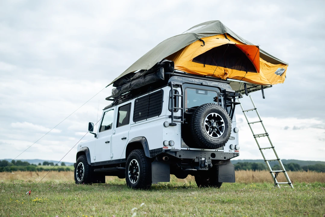 2015 Land Rover Defender 110 - Image 7 of 31