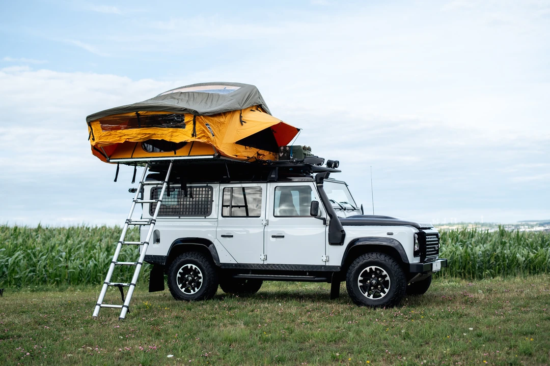 2015 Land Rover Defender 110 - Image 4 of 31