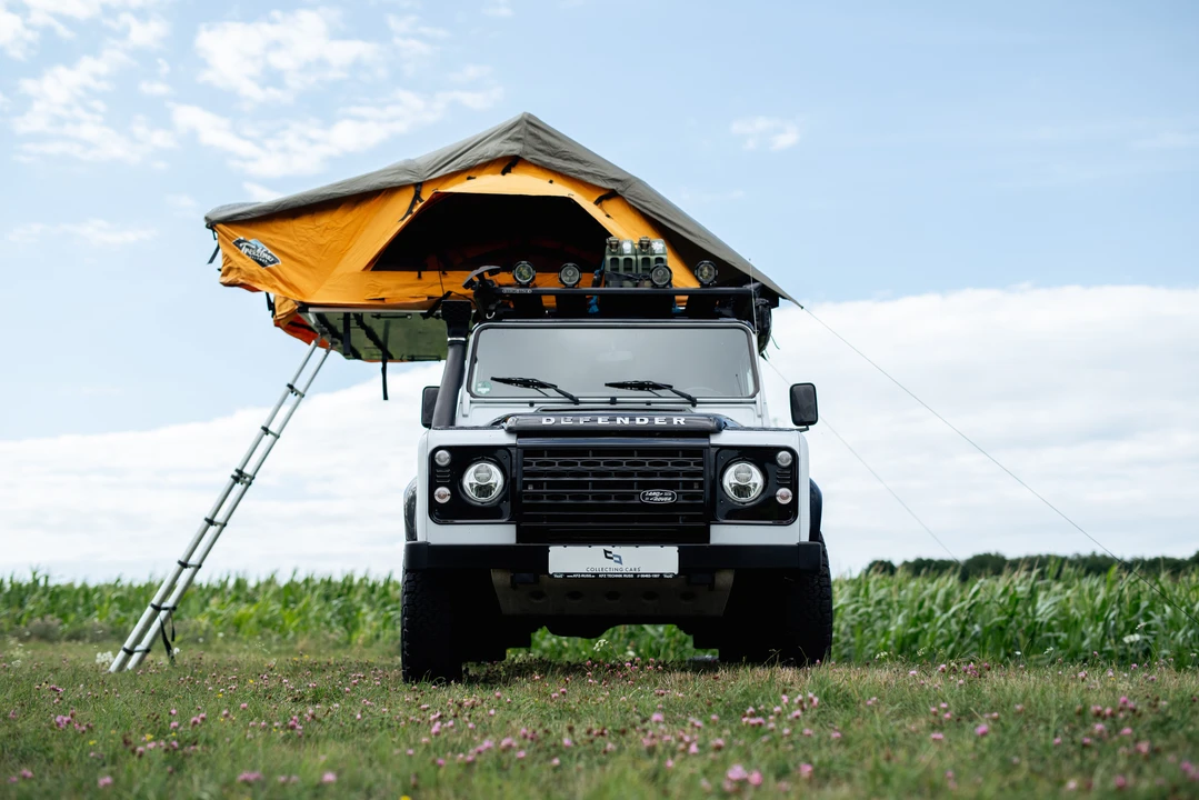 2015 Land Rover Defender 110 - Image 10 of 31