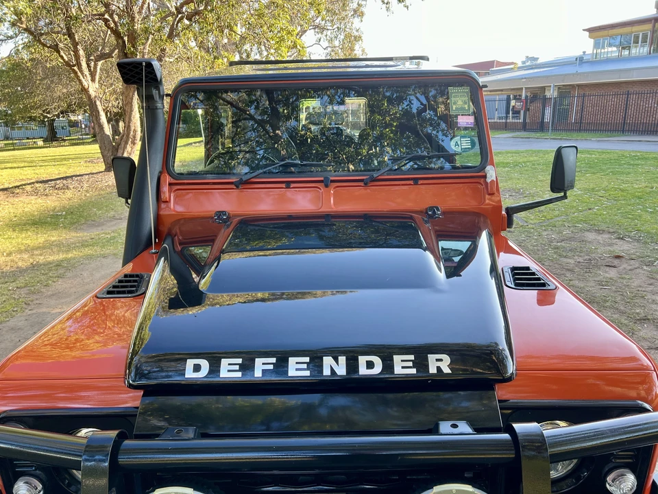 2015 Land Rover Defender 110 - Image 13 of 31