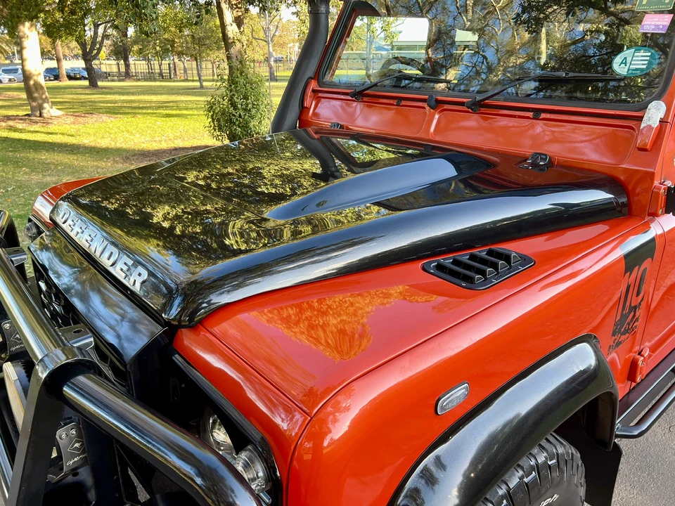 2015 Land Rover Defender 110 - Image 14 of 31